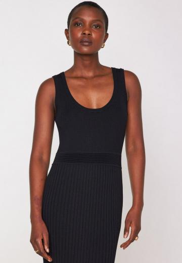 Вязаное платье