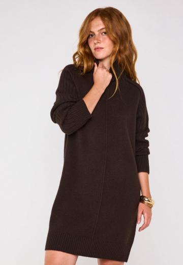 Вязаное платье