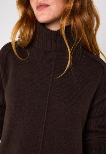 Вязаное платье