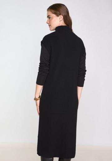 Вязаное платье