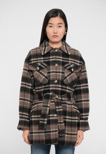 Короткое пальто