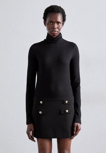 Вязаное платье