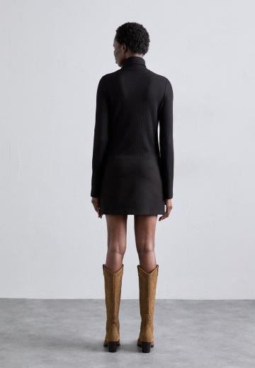 Вязаное платье