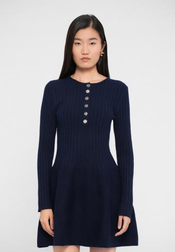 Вязаное платье