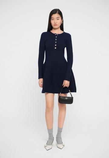 Вязаное платье