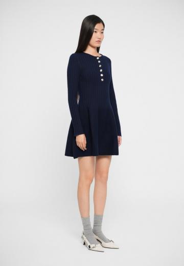 Вязаное платье