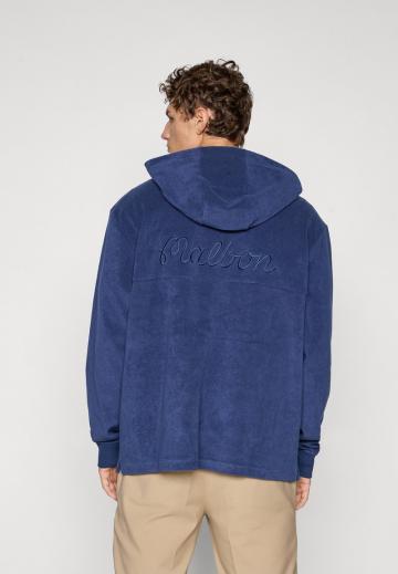 Спортивная кофта