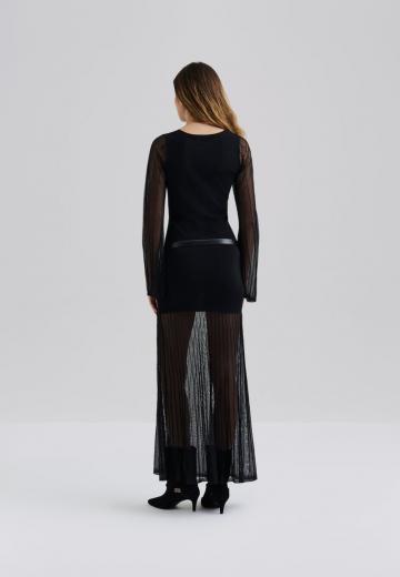 Вязаное платье