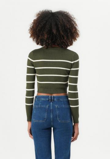 Пуловер в полоску