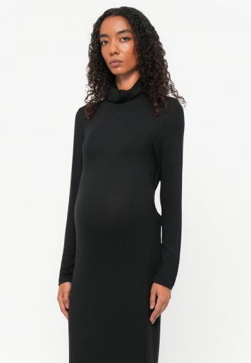 Вязаное платье