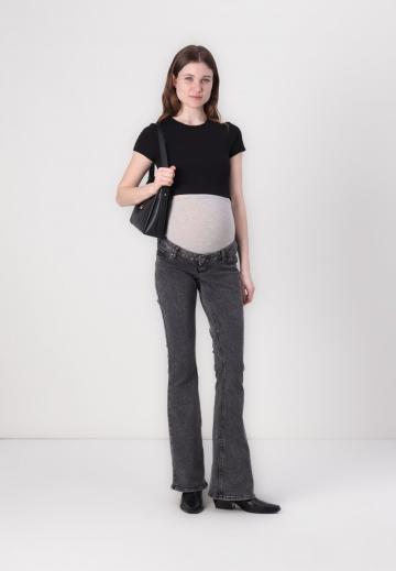 Клешеные джинсы