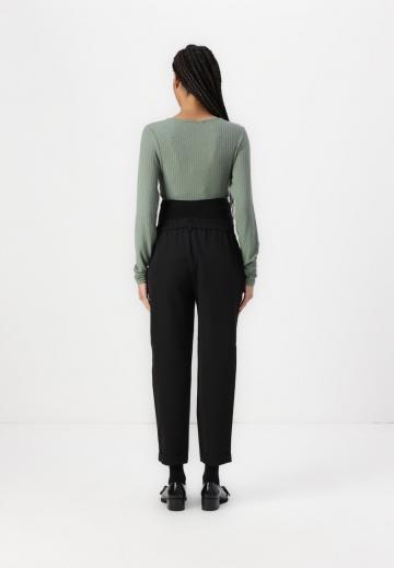 Узкие брюки