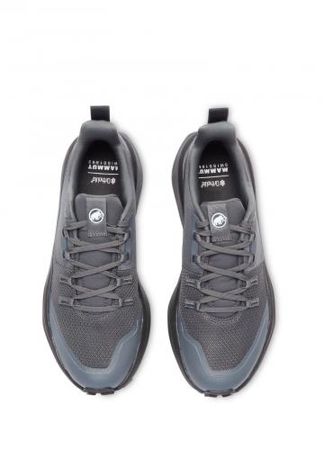 Походные кроссовки