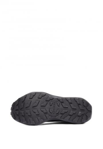 Походные кроссовки