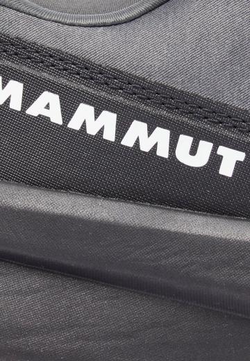 Походные кроссовки