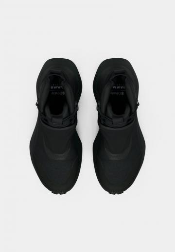 Походные ботинки