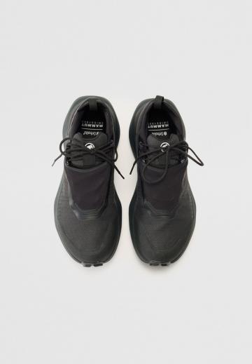 Походные кроссовки