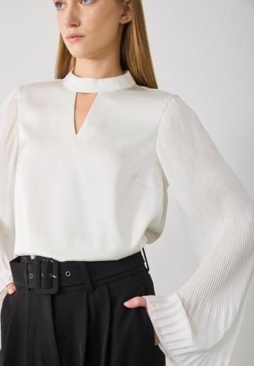 Атласная блузка