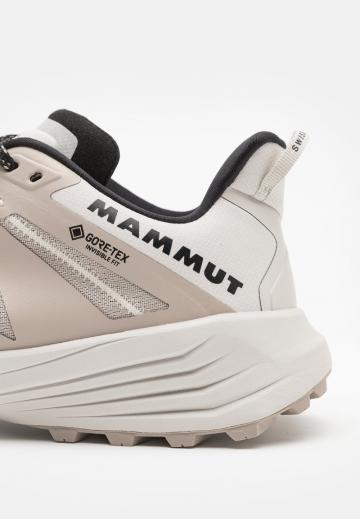 Походные кроссовки