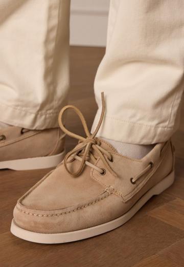 Ботинки на шнуровке