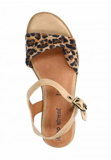 Босоножки на танкетке