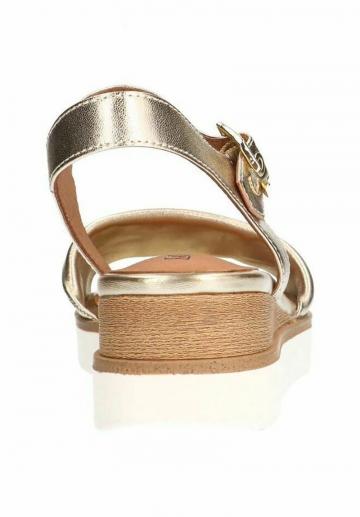 Босоножки на танкетке