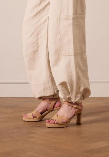 Босоножки на платформе