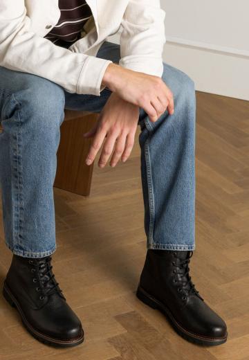 Ботинки на шнуровке