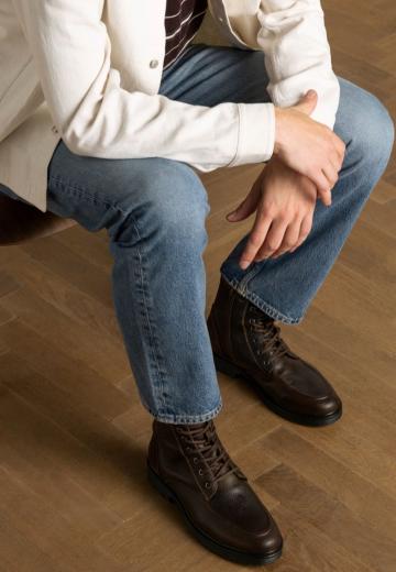 Ботинки на шнуровке