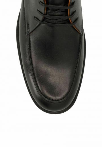 Ботинки на шнуровке