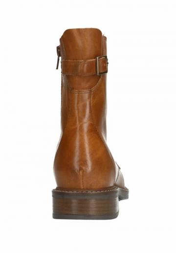 Ботинки на шнуровке