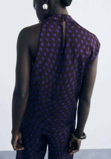 Блузка без рукавов