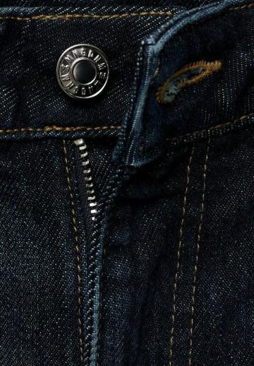 Клешеные джинсы