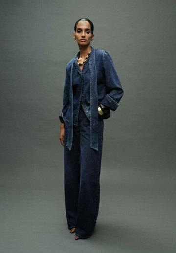 Джинсовая жилетка