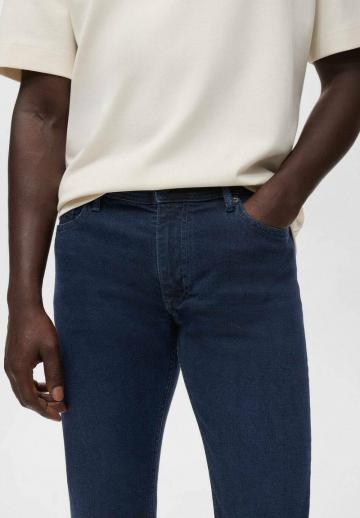 Узкие джинсы