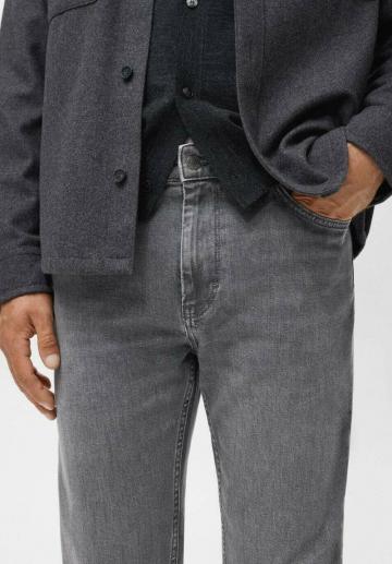 Узкие джинсы