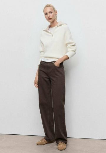 Прямые джинсы