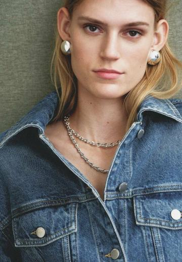 Джинсовая жилетка