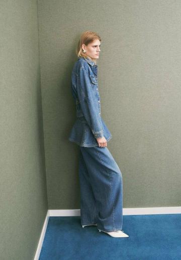 Джинсовая жилетка