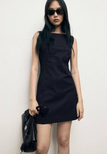 Платье футляр