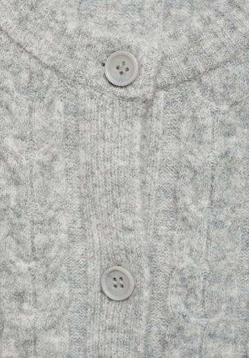 Вязаная кофта