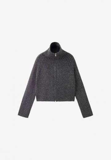 Вязаная кофта