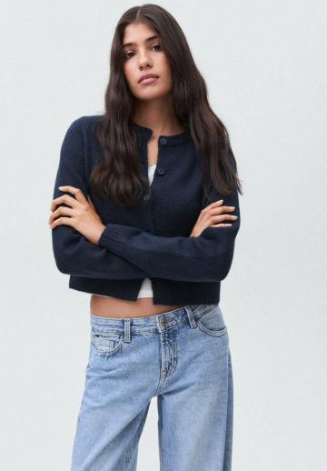 Вязаная кофта