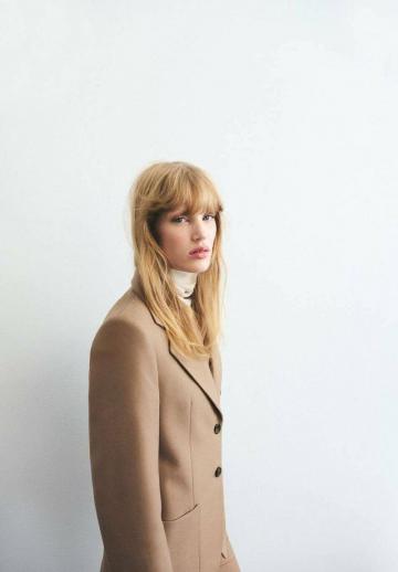 Короткое пальто