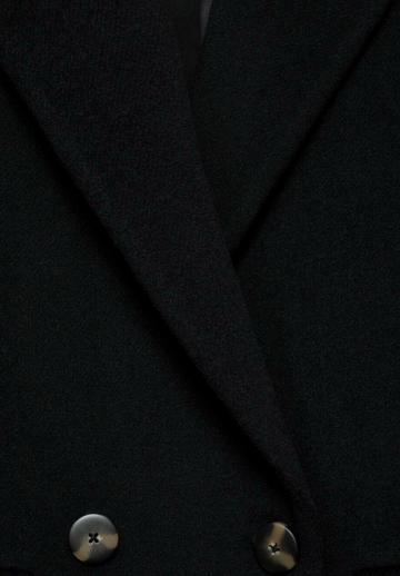 Короткое пальто