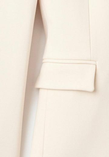 Короткое пальто