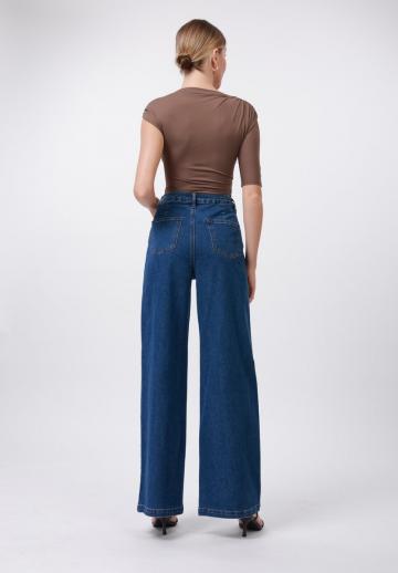 Клешеные джинсы