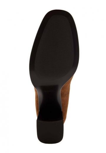 Высокие сапоги