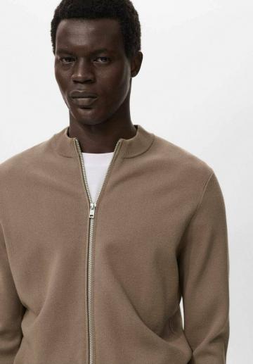 Вязаная кофта