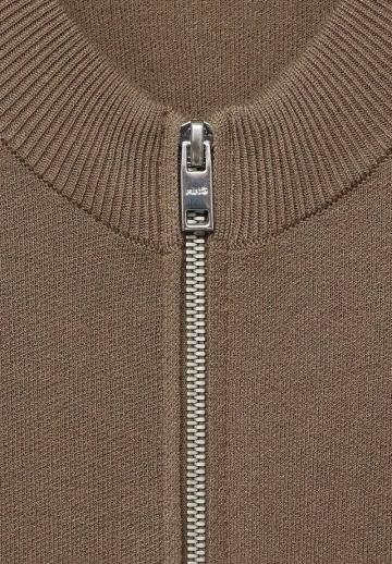 Вязаная кофта